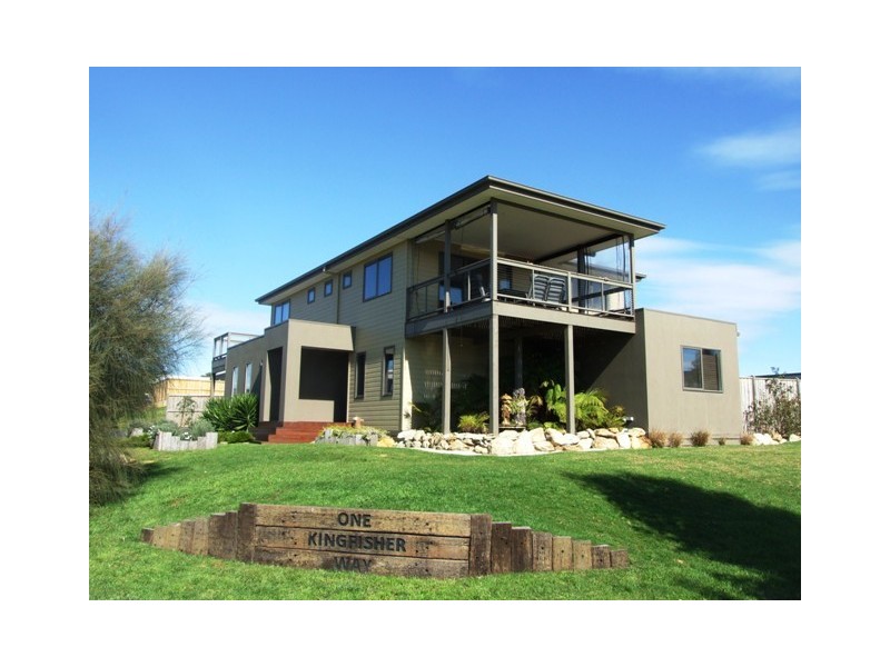 1 Kingfisher Way, Cowes VIC 3922