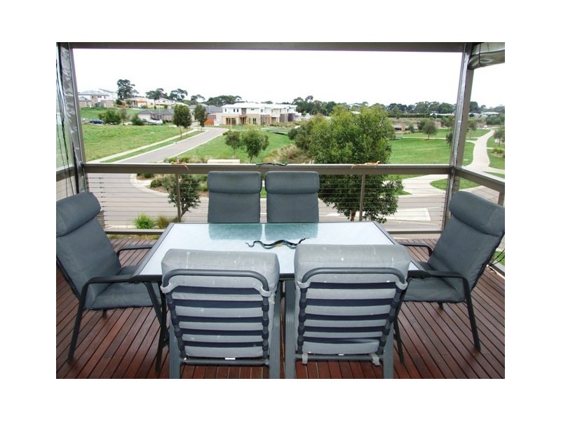 1 Kingfisher Way, Cowes VIC 3922