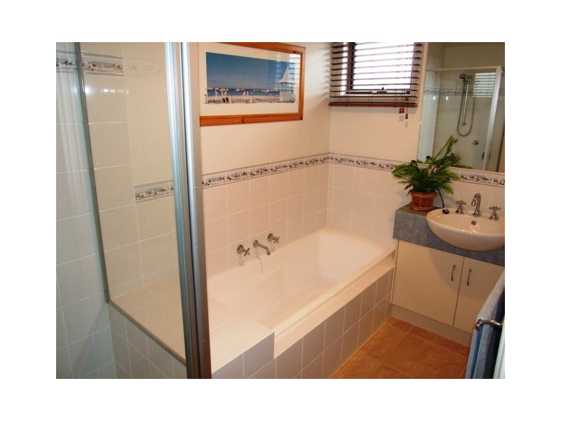 1 Kingfisher Way, Cowes VIC 3922