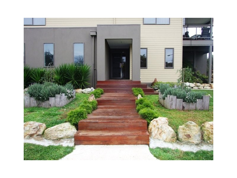 1 Kingfisher Way, Cowes VIC 3922