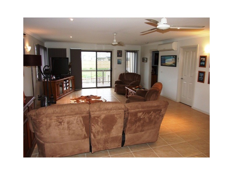 1 Kingfisher Way, Cowes VIC 3922