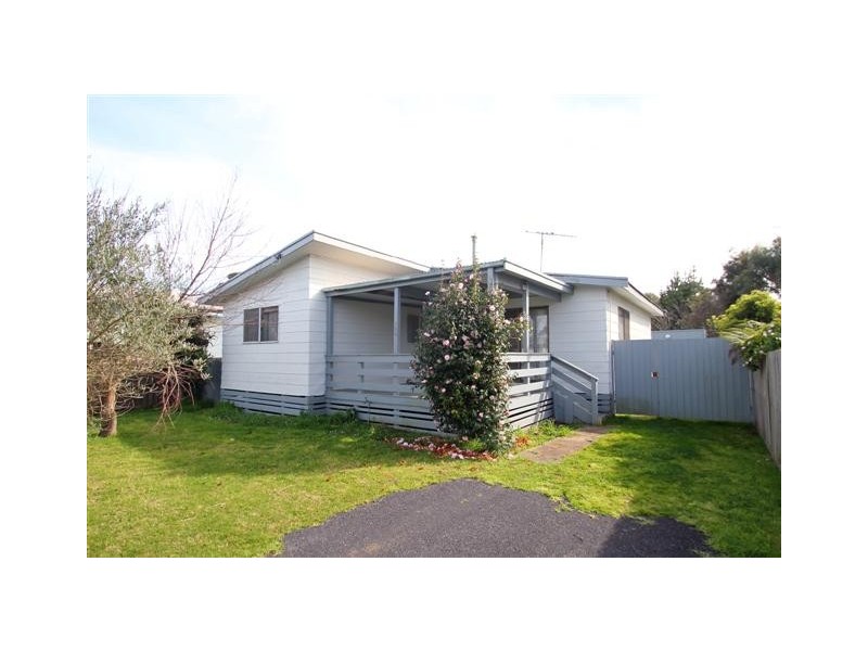 100 Scenic Drive, Cowes VIC 3922