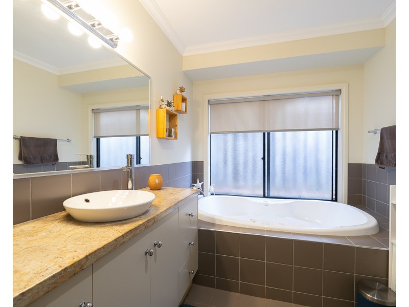 23 Norman Drive, Cowes VIC 3922