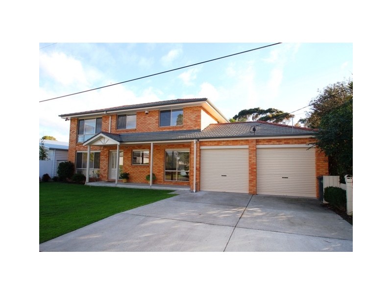 16 Cornwall Avenue, Cowes VIC 3922