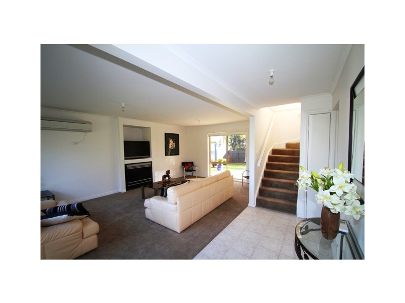 16 Cornwall Avenue, Cowes VIC 3922