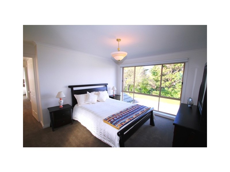 16 Cornwall Avenue, Cowes VIC 3922