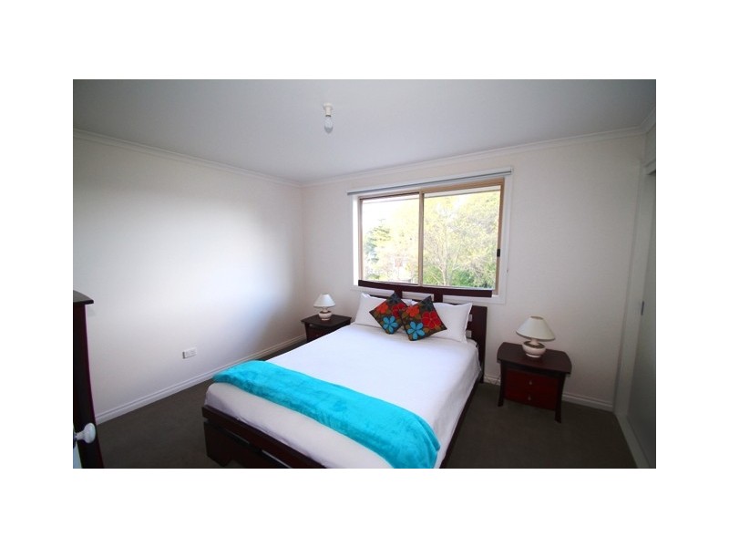 16 Cornwall Avenue, Cowes VIC 3922