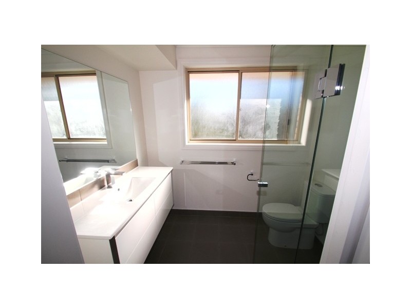 16 Cornwall Avenue, Cowes VIC 3922