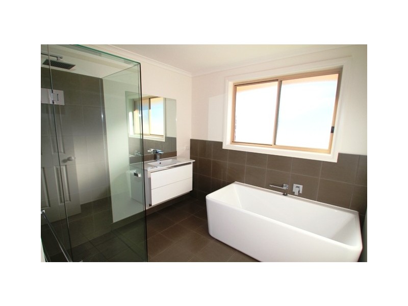 16 Cornwall Avenue, Cowes VIC 3922