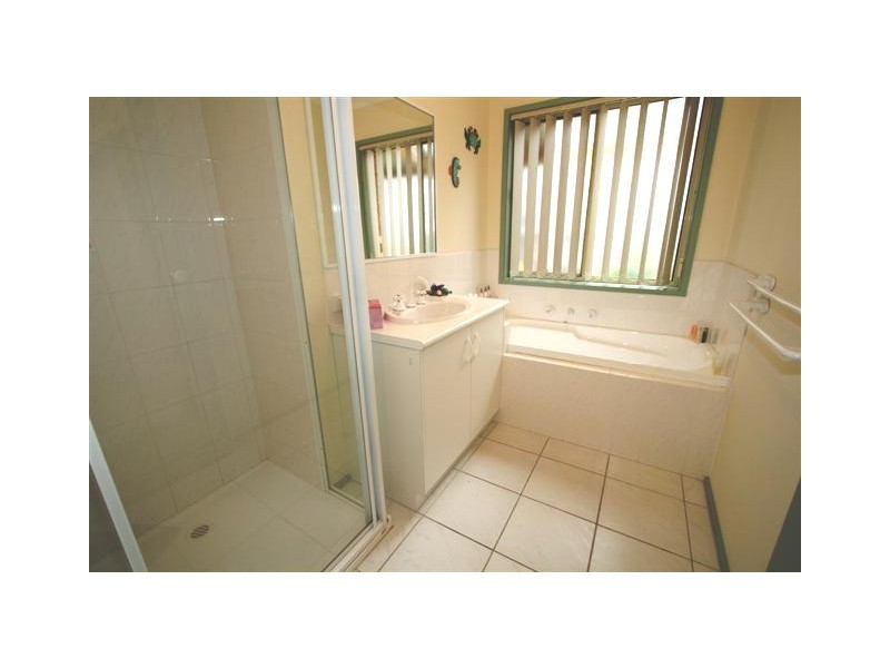 4 Collins Street, Cowes VIC 3922