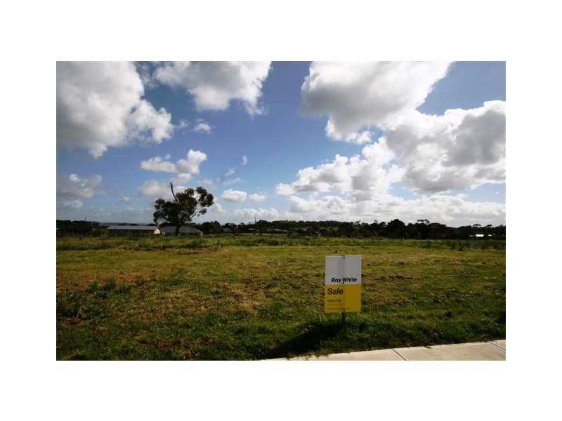 12 Silverstone Drive, Cowes VIC 3922