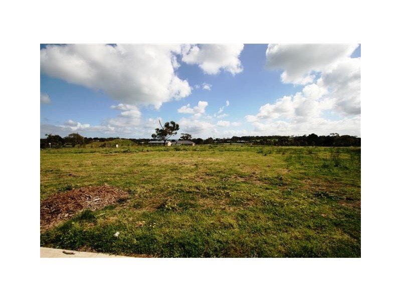 12 Silverstone Drive, Cowes VIC 3922