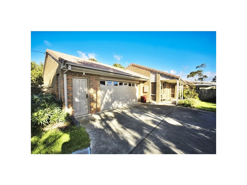 8 Hotham Close, Cowes VIC 3922