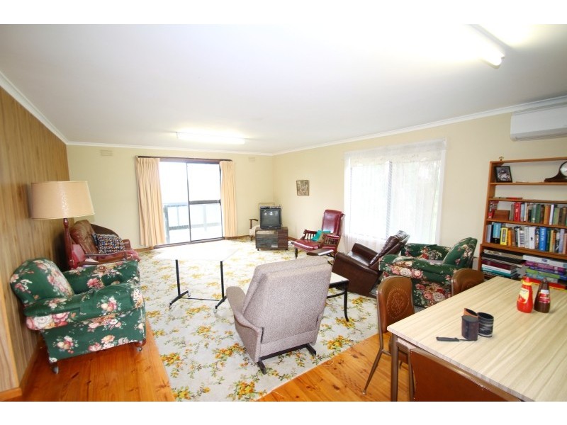 37 Rose Avenue, Cowes VIC 3922