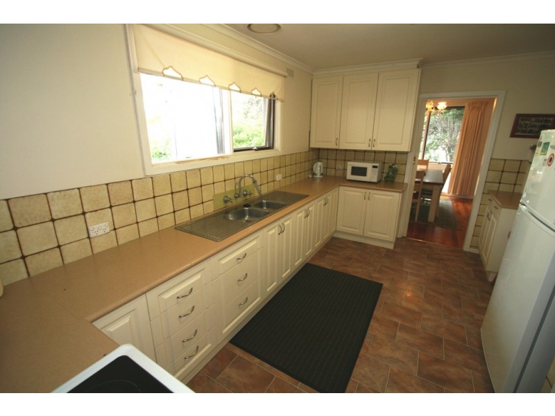 2 West Court, Cowes VIC 3922