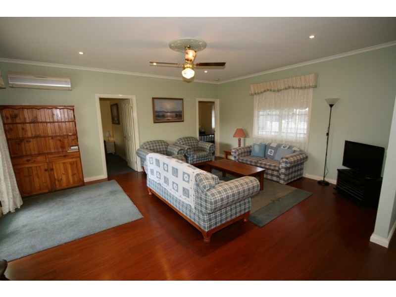 2/258 Settlement Road, Cowes VIC 3922