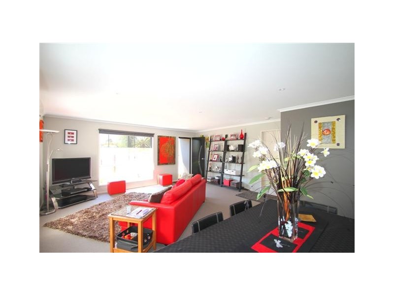 2 Norman Drive, Cowes VIC 3922