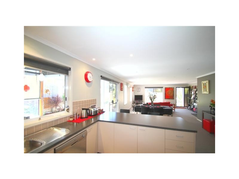 2 Norman Drive, Cowes VIC 3922