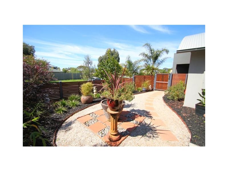 2 Norman Drive, Cowes VIC 3922