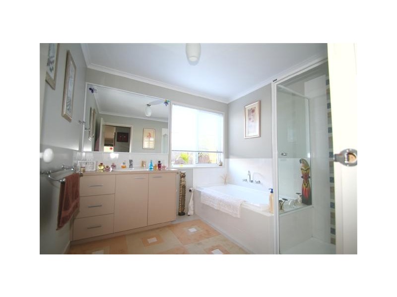 2 Norman Drive, Cowes VIC 3922