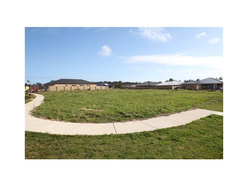 17 Seagrass Avenue, Cowes VIC 3922