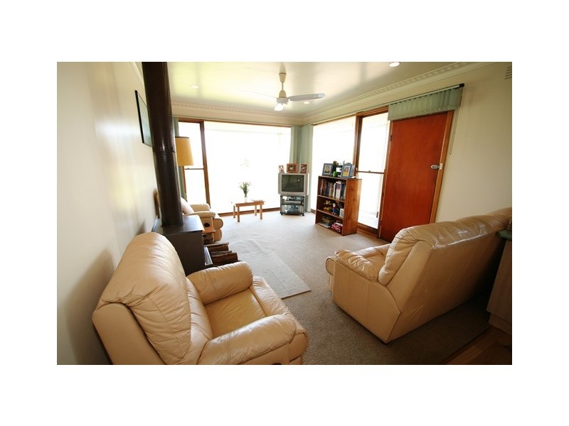 7 Beach Crescent, Newhaven VIC 3925