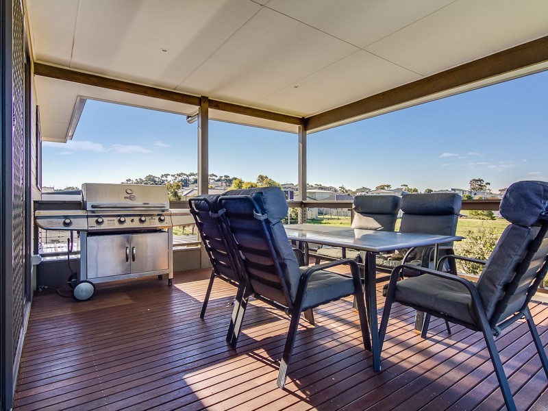 1 Kingfisher Way, Cowes VIC 3922