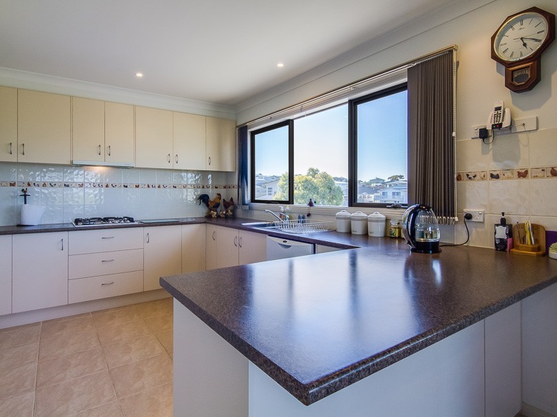 1 Kingfisher Way, Cowes VIC 3922