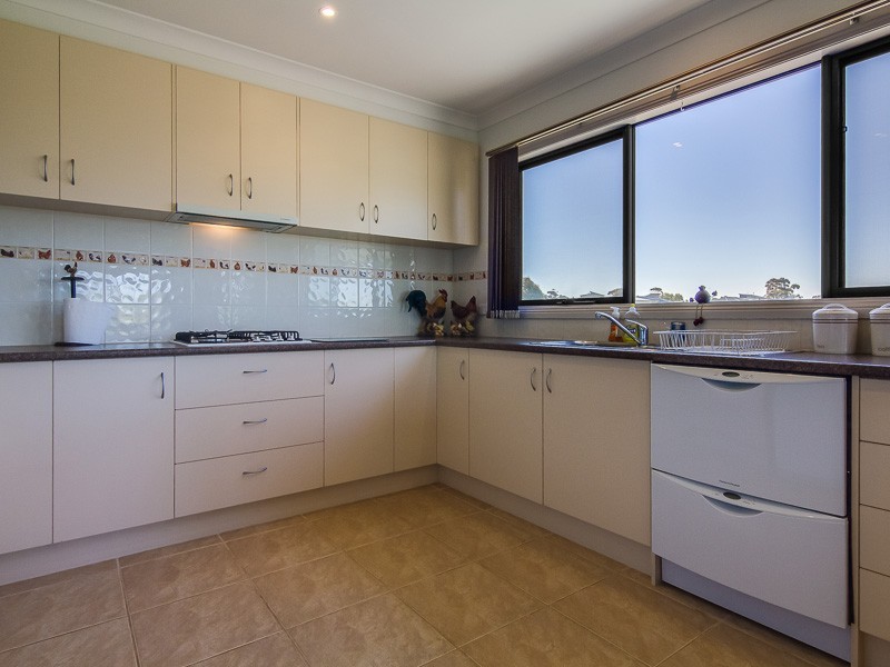 1 Kingfisher Way, Cowes VIC 3922