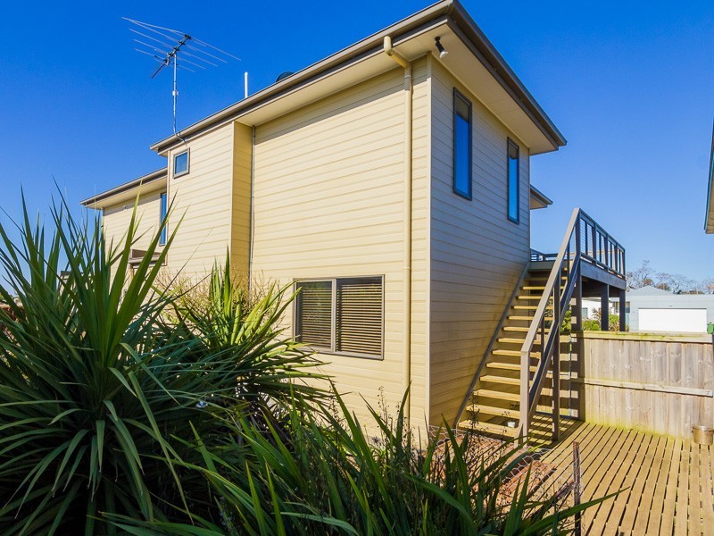 1 Kingfisher Way, Cowes VIC 3922