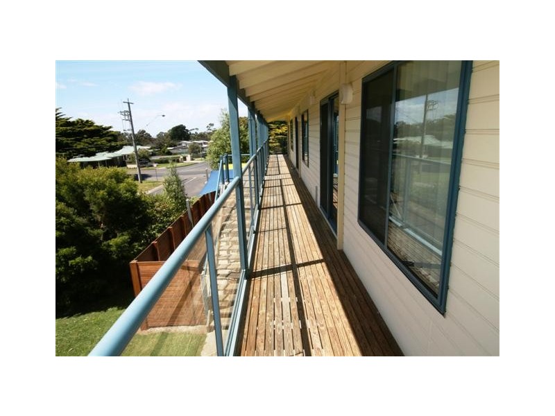 204 Thompson Avenue, Cowes VIC 3922