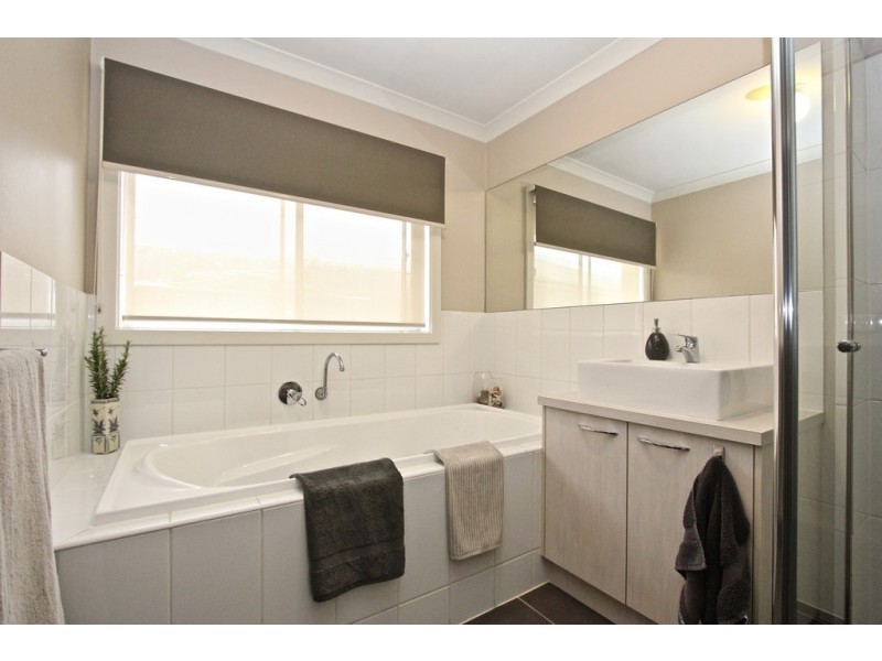 63 Everton Drive, Cowes VIC 3922