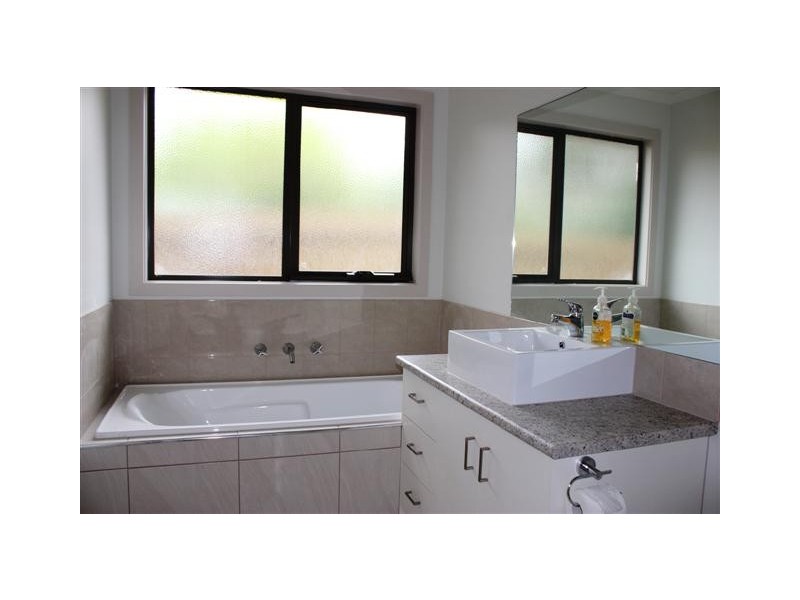 2/265 Settlement Road, Cowes VIC 3922