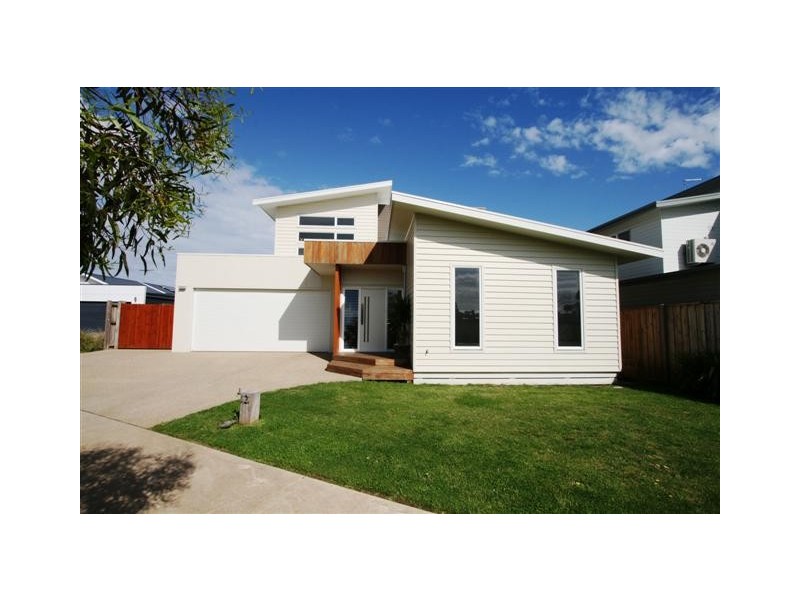 12 Currawong Close, Cowes VIC 3922