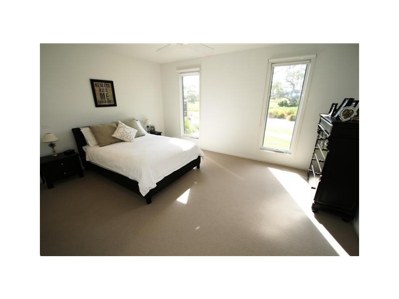 12 Currawong Close, Cowes VIC 3922