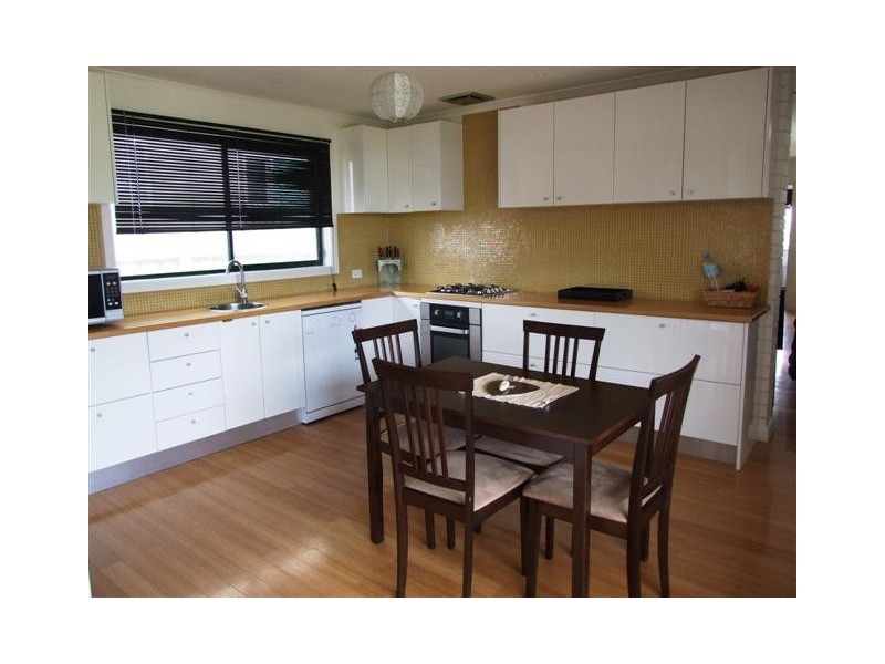 9 Malcalm Avenue, Surf Beach VIC 3922