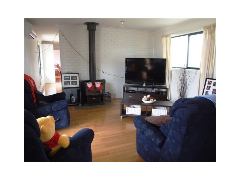 9 Malcalm Avenue, Surf Beach VIC 3922