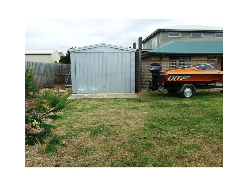 9 Malcalm Avenue, Surf Beach VIC 3922