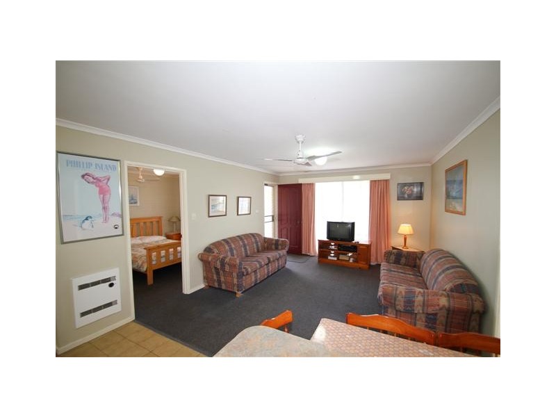 2/2-4 Park Street, Cowes VIC 3922