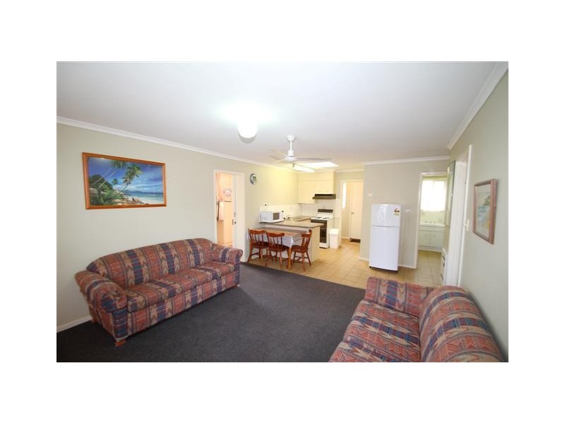 2/2-4 Park Street, Cowes VIC 3922