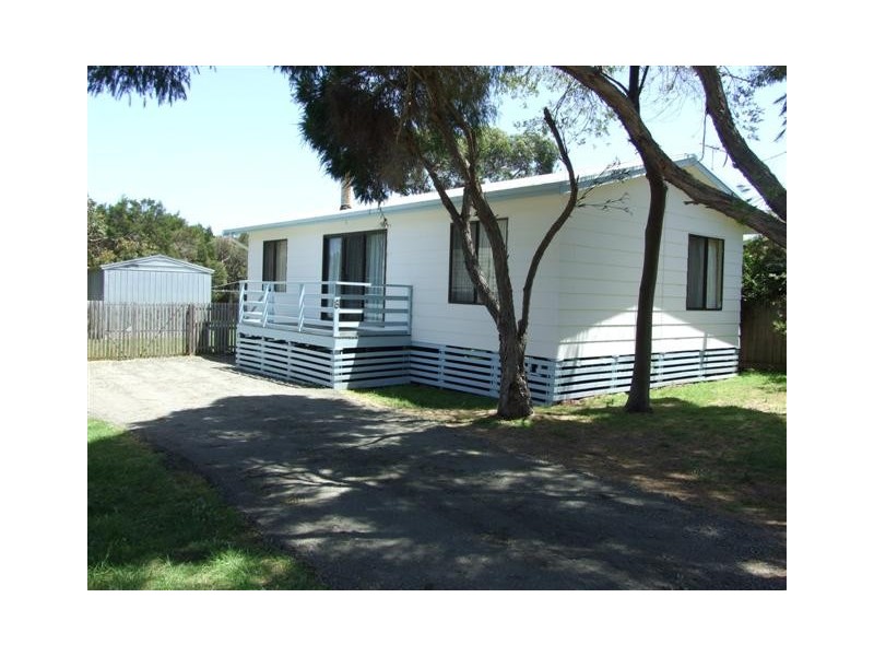 8 Dolphin Drive, Smiths Beach VIC 3922