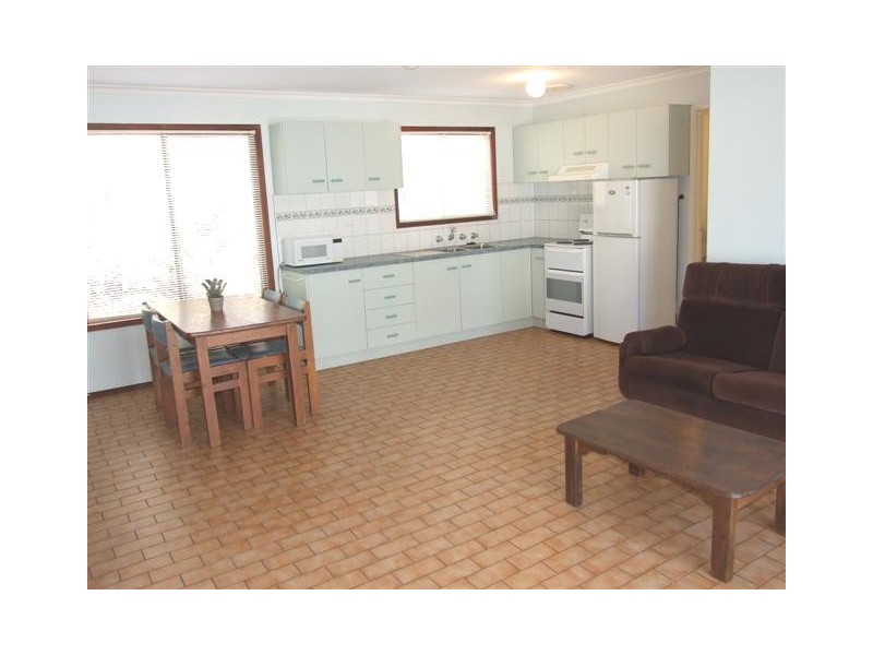 8 Dolphin Drive, Smiths Beach VIC 3922