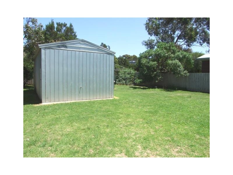 8 Dolphin Drive, Smiths Beach VIC 3922