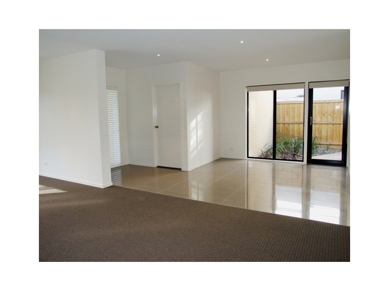 11 Pobblebonk Place, Cowes VIC 3922