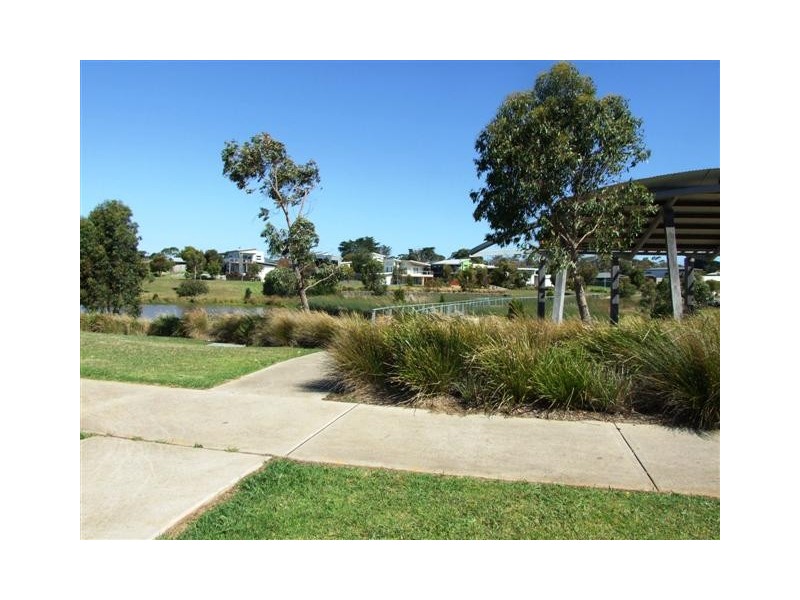 11 Pobblebonk Place, Cowes VIC 3922