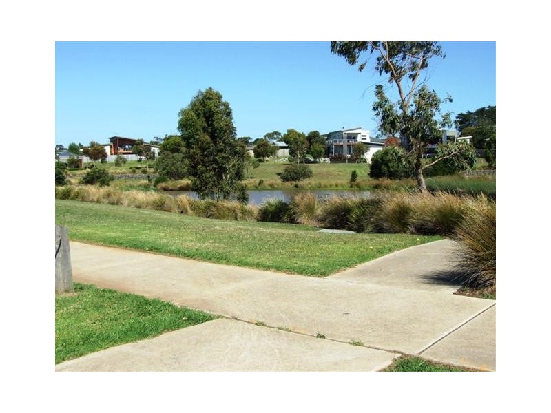 11 Pobblebonk Place, Cowes VIC 3922