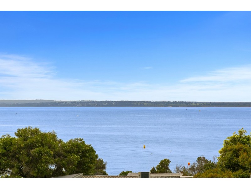 1 Shirley Court, Cowes VIC 3922