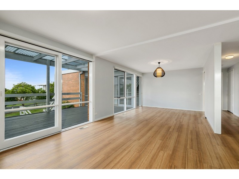 1 Shirley Court, Cowes VIC 3922