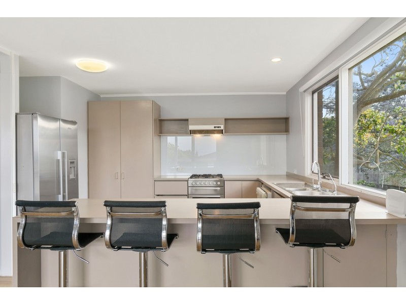 1 Shirley Court, Cowes VIC 3922