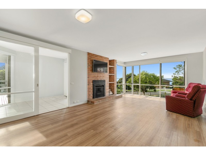1 Shirley Court, Cowes VIC 3922